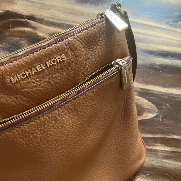 MICHAEL Michael Kors Riley Small Flat Crossbody - Picture 2 of 5